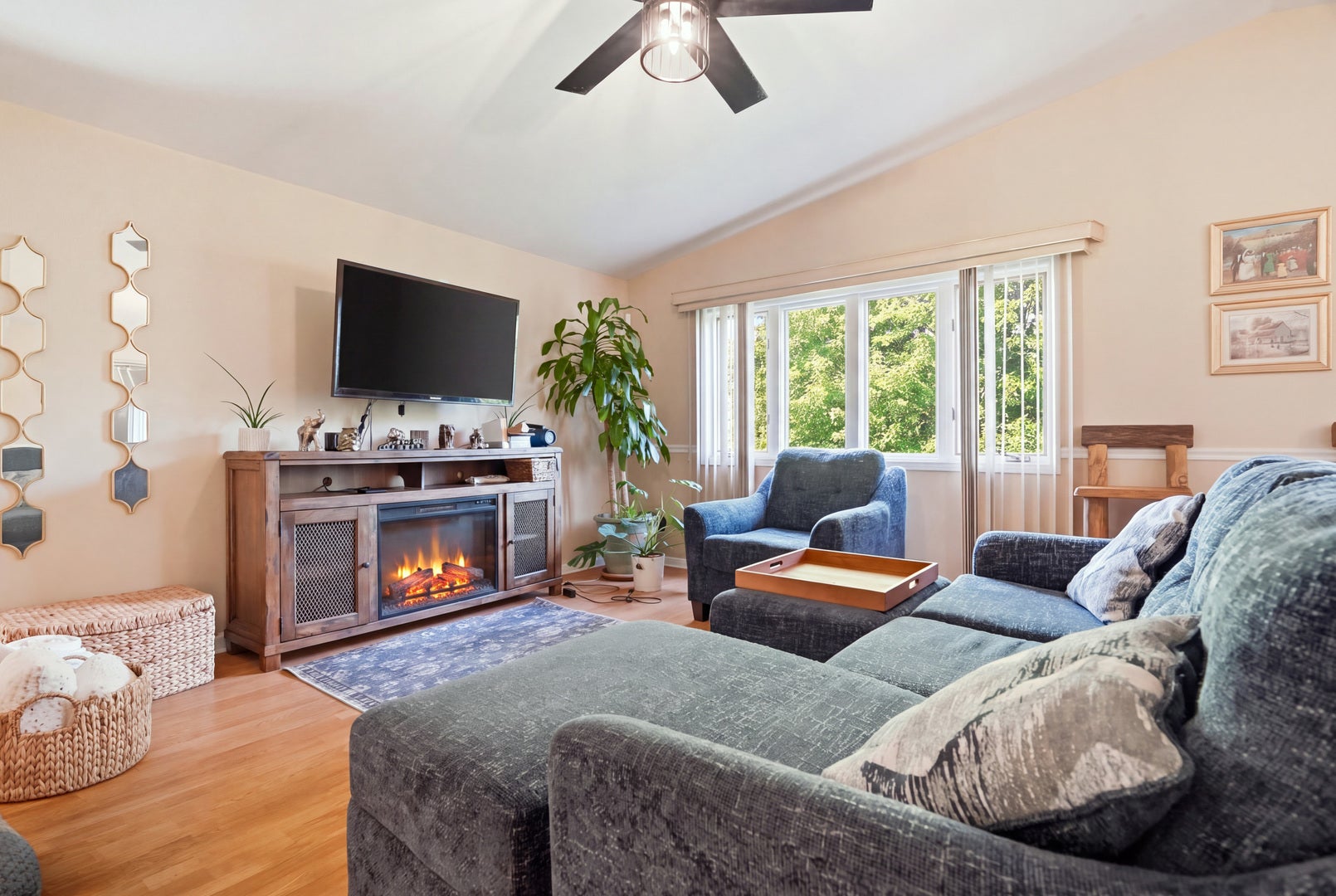 4009 Ridge Road