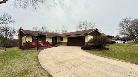 Photo of 5863 Alma Drive, Rockford, IL 61108 (MLS # 12594780)