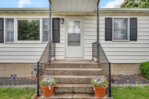 Tiny photo for 611 Ida Street, Joliet, IL 60436 (MLS # 12671518)