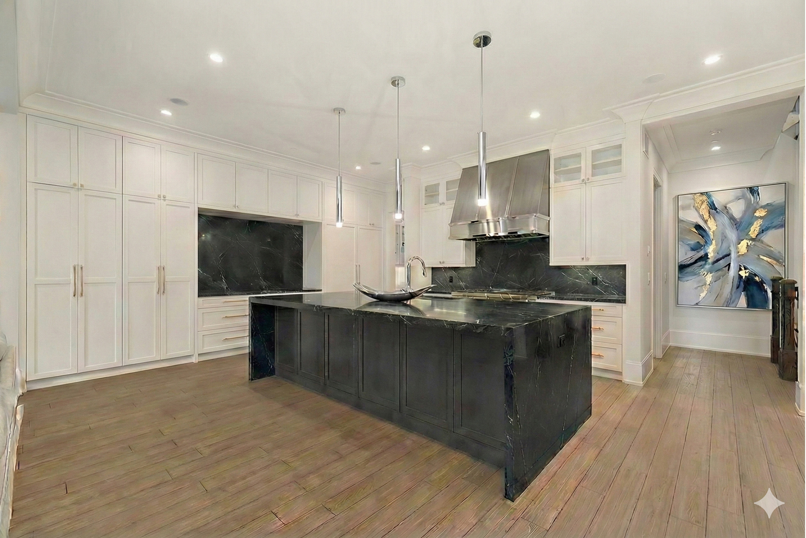 3630 N Janssen Street