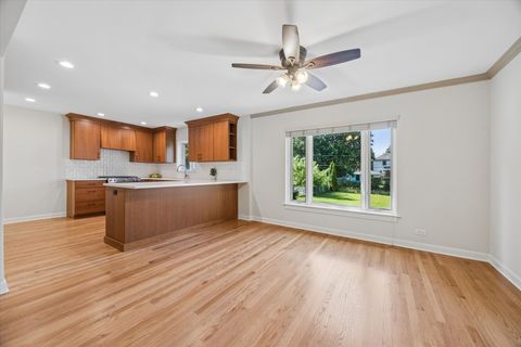 Tiny photo for 443 Shenstone Road, Riverside, IL 60546 (MLS # 12690864)