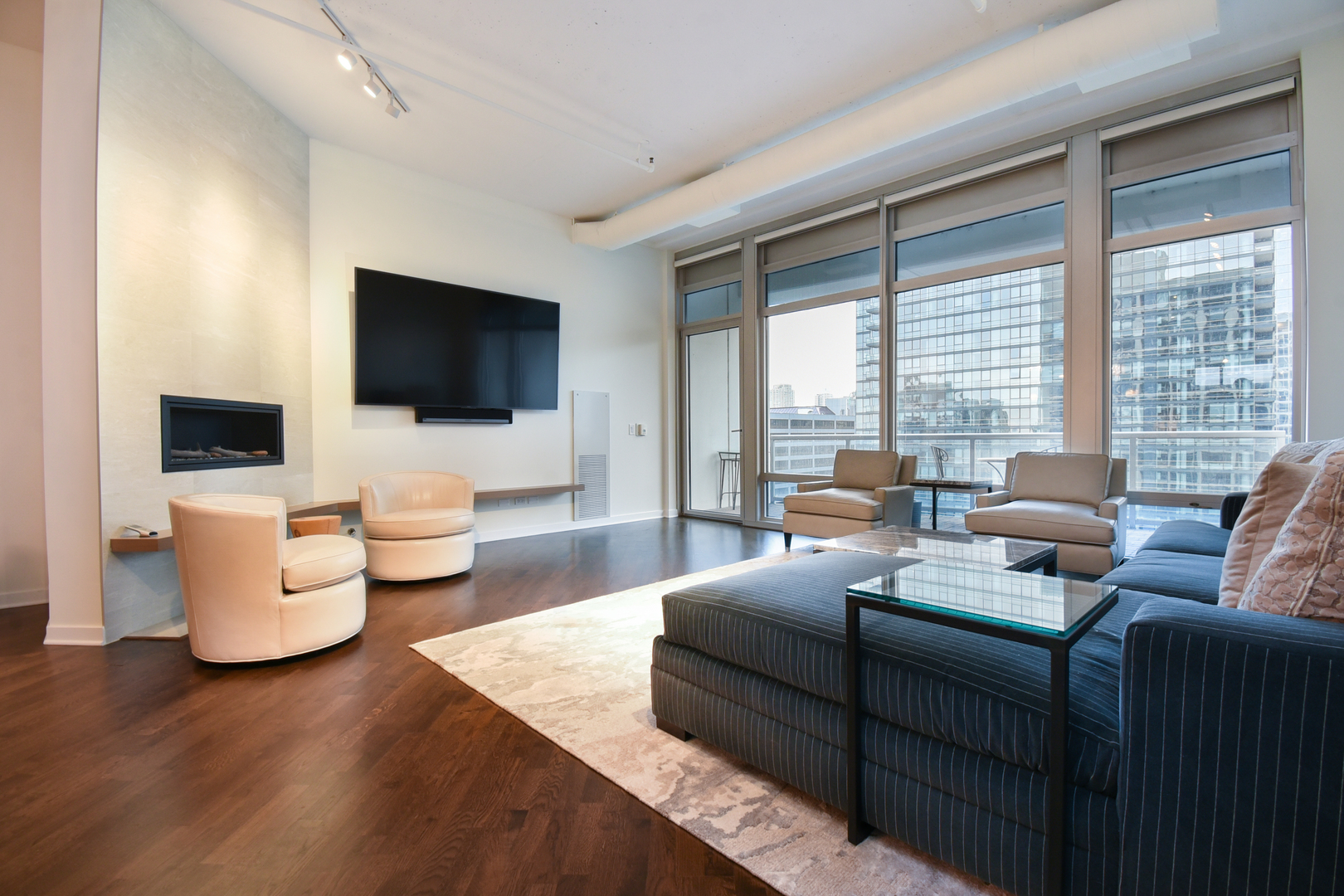 333 N Canal Street 2804
