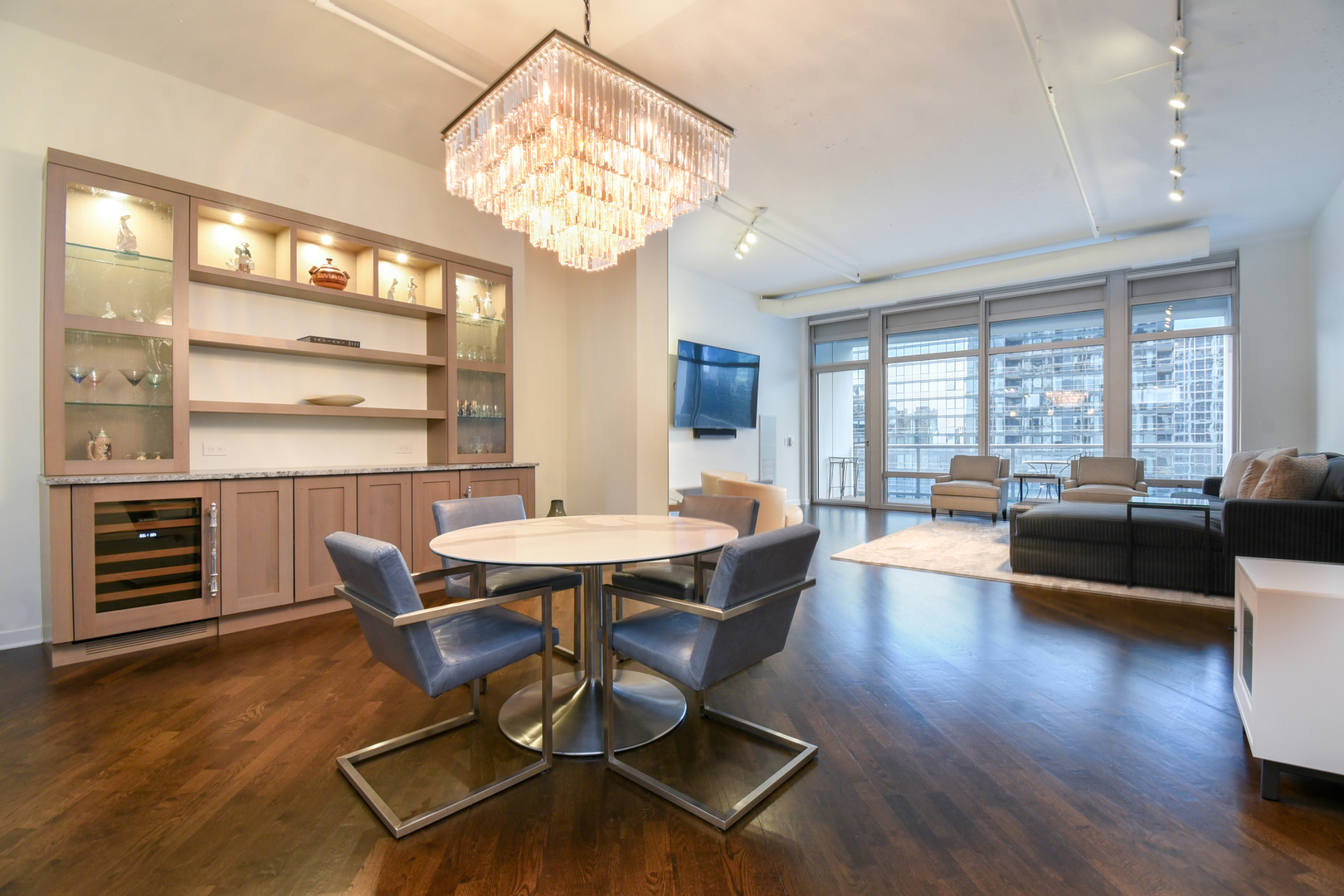 333 N Canal Street 2804