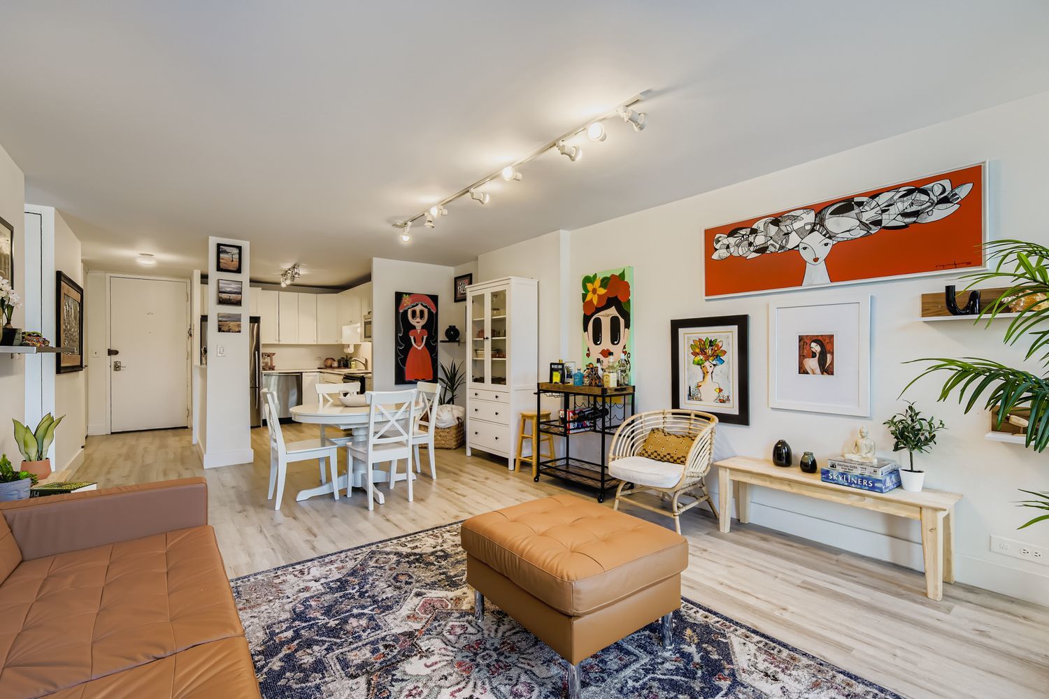 1660 N La Salle Drive 307