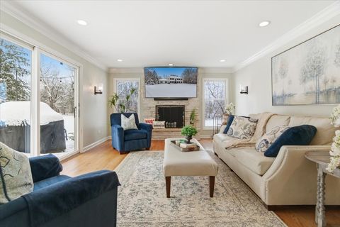 Tiny photo for 12 Crestview Lane, Lake Barrington, IL 60010 (MLS # 12541555)