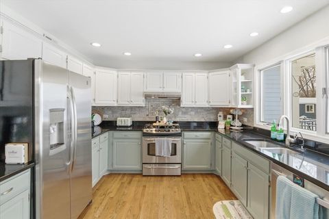 Tiny photo for 12 Crestview Lane, Lake Barrington, IL 60010 (MLS # 12541555)