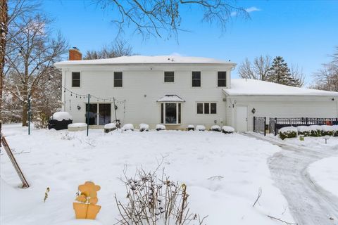 Tiny photo for 12 Crestview Lane, Lake Barrington, IL 60010 (MLS # 12541555)