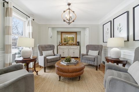 Tiny photo for 12 Crestview Lane, Lake Barrington, IL 60010 (MLS # 12541555)