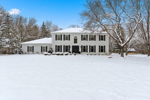 Tiny photo for 12 Crestview Lane, Lake Barrington, IL 60010 (MLS # 12541555)
