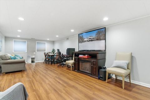 Tiny photo for 12 Crestview Lane, Lake Barrington, IL 60010 (MLS # 12541555)