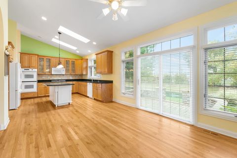 Tiny photo for 17 Shadow Creek Circle, Palos Heights, IL 60463 (MLS # 12495750)