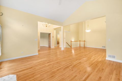 Tiny photo for 17 Shadow Creek Circle, Palos Heights, IL 60463 (MLS # 12495750)