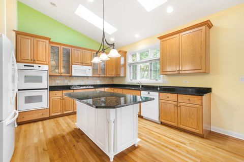 Tiny photo for 17 Shadow Creek Circle, Palos Heights, IL 60463 (MLS # 12495750)