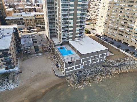 Tiny photo for 6147 N Sheridan Road #18B, Chicago, IL 60660 (MLS # 12551106)