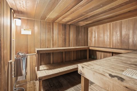 Tiny photo for 6147 N Sheridan Road #18B, Chicago, IL 60660 (MLS # 12551106)