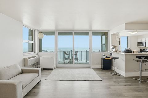 Tiny photo for 6147 N Sheridan Road #18B, Chicago, IL 60660 (MLS # 12551106)