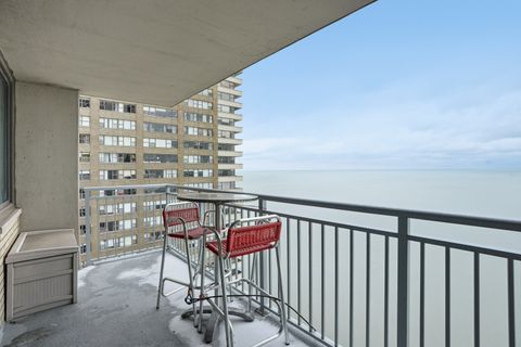 Tiny photo for 6147 N Sheridan Road #18B, Chicago, IL 60660 (MLS # 12551106)