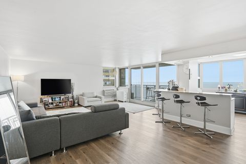 Tiny photo for 6147 N Sheridan Road #18B, Chicago, IL 60660 (MLS # 12551106)