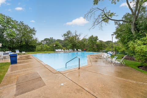 Tiny photo for 5900 Oakwood Drive #2L, Lisle, IL 60532 (MLS # 12735602)