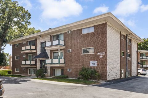 Tiny photo for 7420 W 111th Street #501, Worth, IL 60482 (MLS # 12483160)