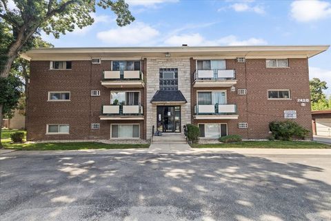 Photo of 7420 W 111th Street #501, Worth, IL 60482 (MLS # 12483160) Photo of 7420 W 111th Street #501, Worth, IL 60482 (MLS # 12483160)