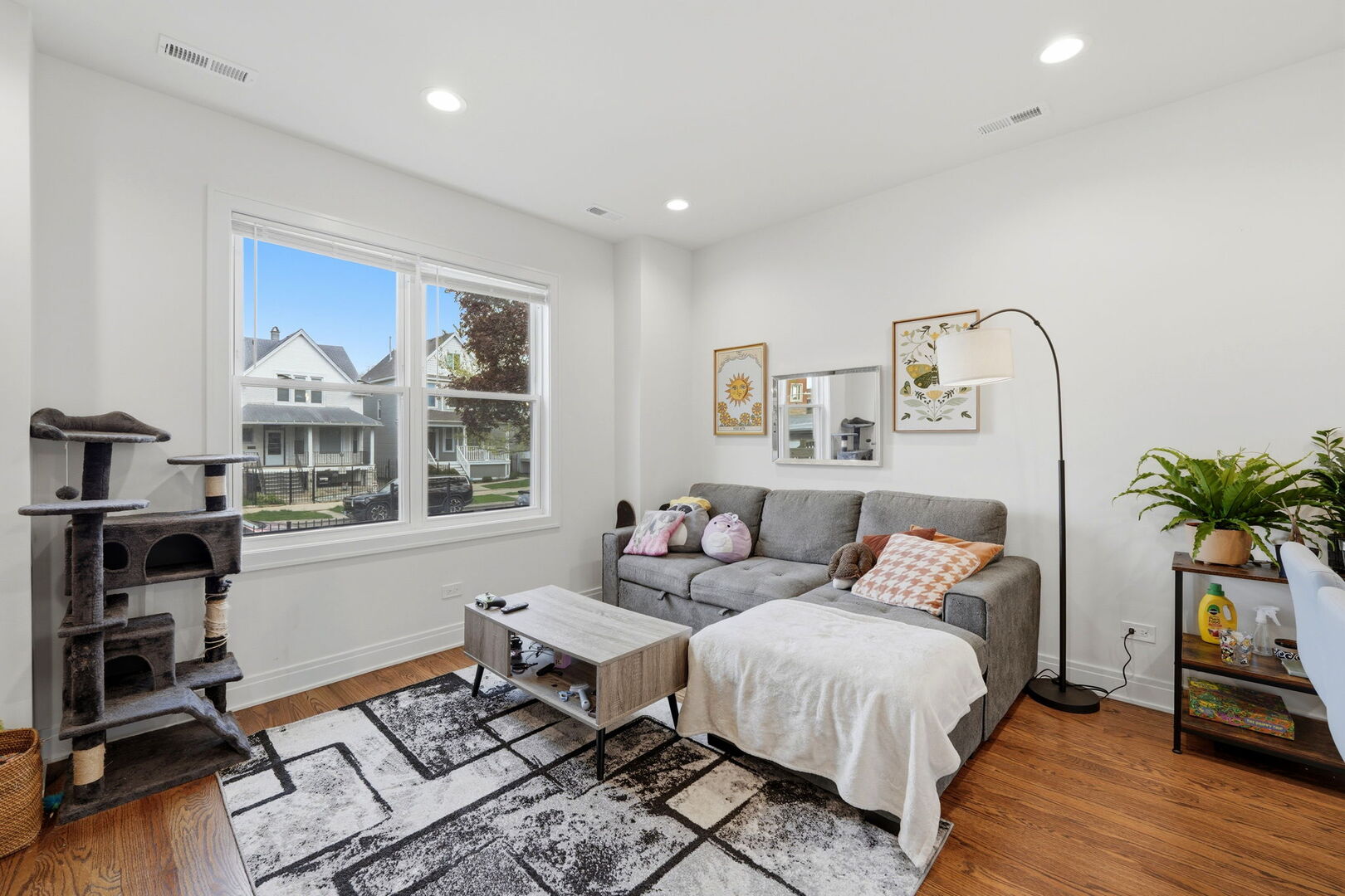 2342 N Lawndale Avenue