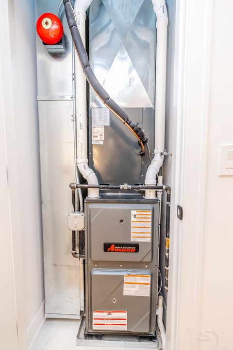 Tiny photo for 9645 S 78th Court, Hickory Hills, IL 60457 (MLS # 12545454)