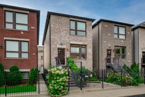 Photo of 4603 S Calumet Avenue, Chicago, IL 60653 (MLS # 12736215)