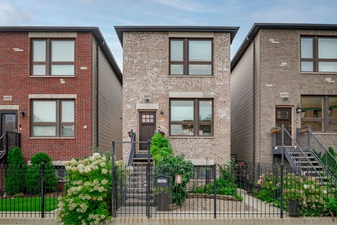 Tiny photo for 4603 S Calumet Avenue, Chicago, IL 60653 (MLS # 12736215)