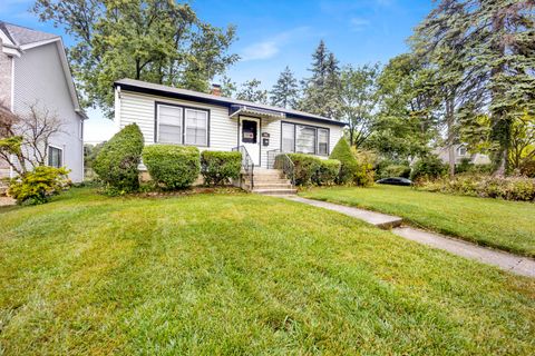 Tiny photo for 546 N Main Street, Lombard, IL 60148 (MLS # 12480116)