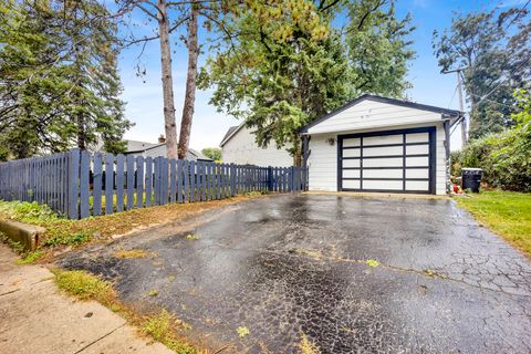Tiny photo for 546 N Main Street, Lombard, IL 60148 (MLS # 12480116)