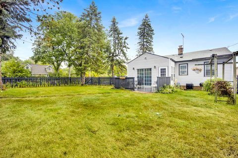 Tiny photo for 546 N Main Street, Lombard, IL 60148 (MLS # 12480116)