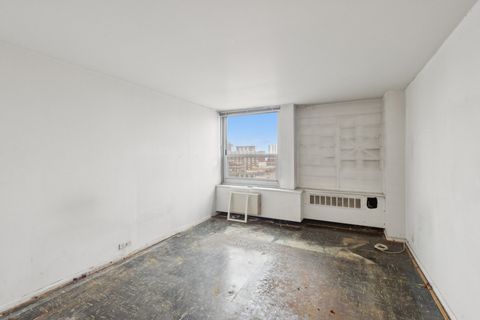 Tiny photo for 1255 N Sandburg Terrace #2402, Chicago, IL 60610 (MLS # 12593736)