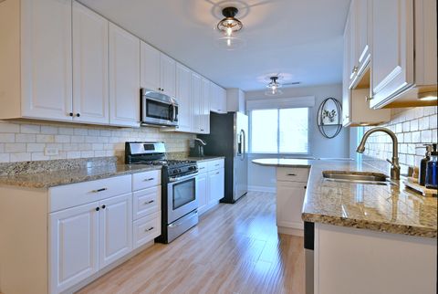 Tiny photo for 1264 Williamsburg Drive #D2, Schaumburg, IL 60193 (MLS # 12490707)
