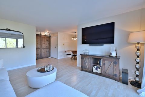 Tiny photo for 1264 Williamsburg Drive #D2, Schaumburg, IL 60193 (MLS # 12490707)