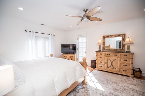 Tiny photo for 10656 S Oakley Avenue, Chicago, IL 60643 (MLS # 12526835)