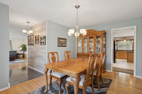 Tiny photo for 1115 N Oakwood Drive, McHenry, IL 60050 (MLS # 12514442)