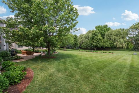Tiny photo for 40W612 Blue Lake Circle N, St. Charles, IL 60175 (MLS # 12596410)