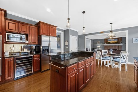 Tiny photo for 40W612 Blue Lake Circle N, St. Charles, IL 60175 (MLS # 12596410)