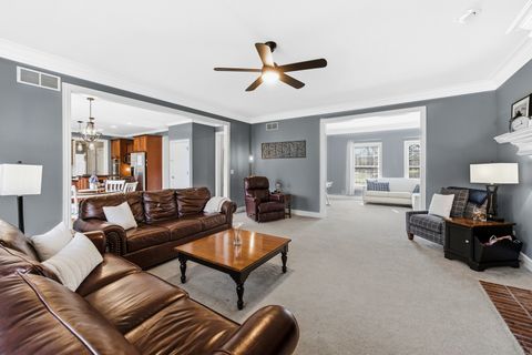 Tiny photo for 40W612 Blue Lake Circle N, St. Charles, IL 60175 (MLS # 12596410)