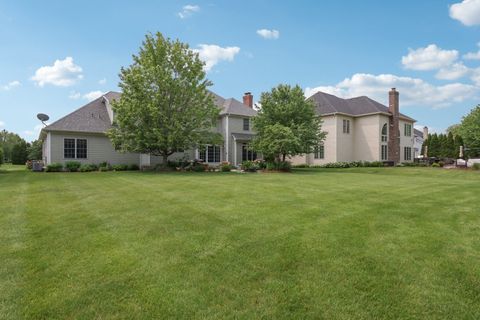 Tiny photo for 40W612 Blue Lake Circle N, St. Charles, IL 60175 (MLS # 12596410)