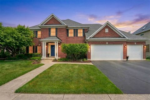 Photo of 40W612 Blue Lake Circle N, St. Charles, IL 60175 (MLS # 12596410)