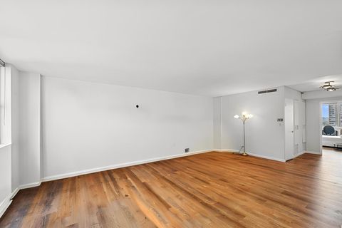 Tiny photo for 6301 N Sheridan Road #14E, Chicago, IL 60660 (MLS # 12490473)
