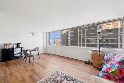 Tiny photo for 6301 N Sheridan Road #14E, Chicago, IL 60660 (MLS # 12490473)