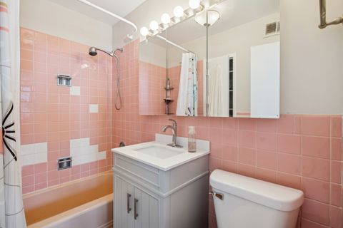 Tiny photo for 6301 N Sheridan Road #14E, Chicago, IL 60660 (MLS # 12490473)