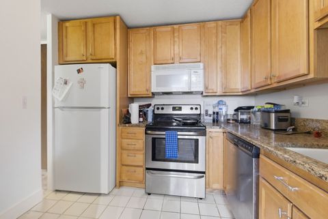 Tiny photo for 5100 N Marine Drive #17E, Chicago, IL 60640 (MLS # 12624540)