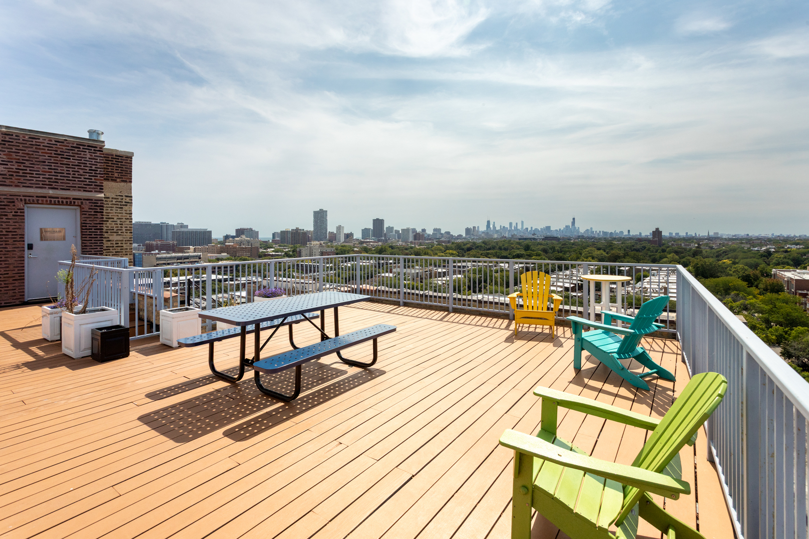 1325 W Wilson Avenue 607
