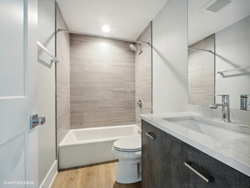 3839 N Clark Street 203