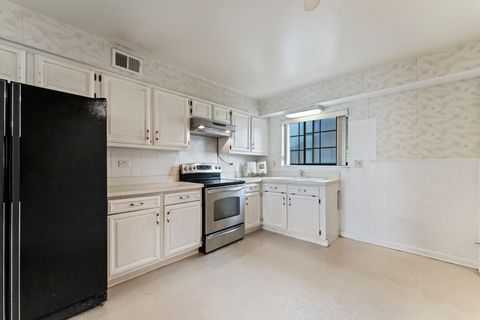 Tiny photo for 104 Steeple Drive #C, Buffalo Grove, IL 60089 (MLS # 12492056)