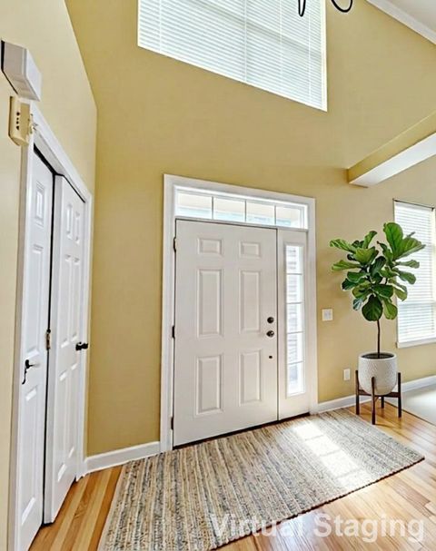 Tiny photo for 28 Oak Creek Court, North Aurora, IL 60542 (MLS # 12554614)